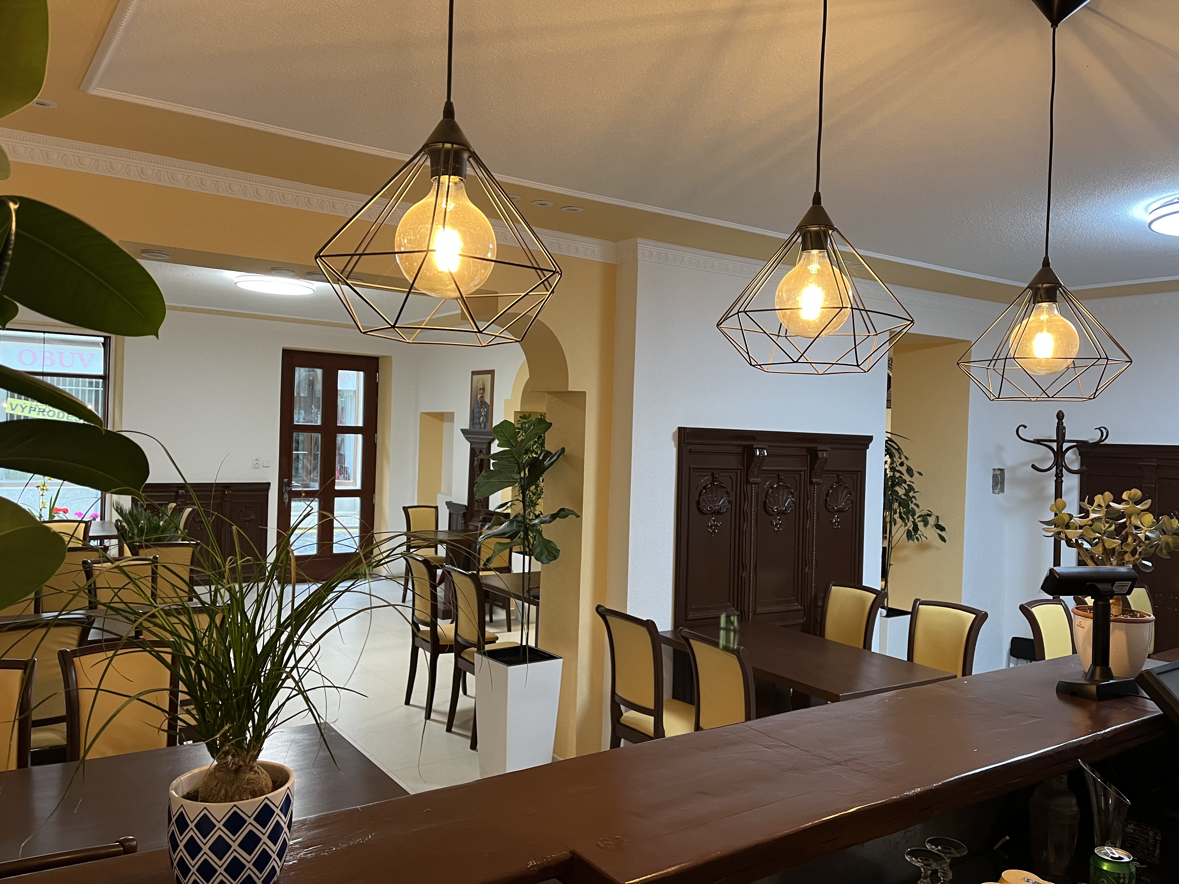 Ubytování a asijská restaurace VT6 v centru města Znojma